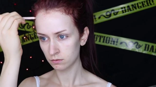 Spirit Halloween Glow in the Dark Cream Makeup 3 Spirit Halloween Glow in the Dark Cream Makeup - Image 3