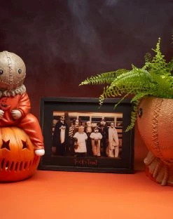 Spirit Halloween Trick 'r Treat Bus Framed Picture 7 Spirit Halloween Trick 'r Treat Bus Framed Picture -Halloween ACCESSORIES store 01531052 d